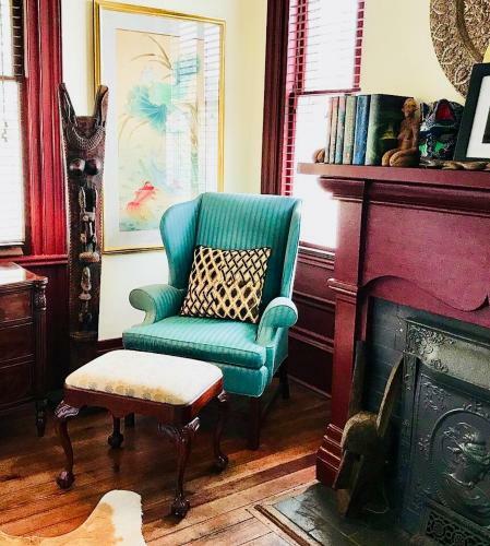 Elmwood 1820 Bed & Breakfast Inn