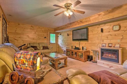 Luxe Mtn-view Maggie Valley Home With 2 Decks!