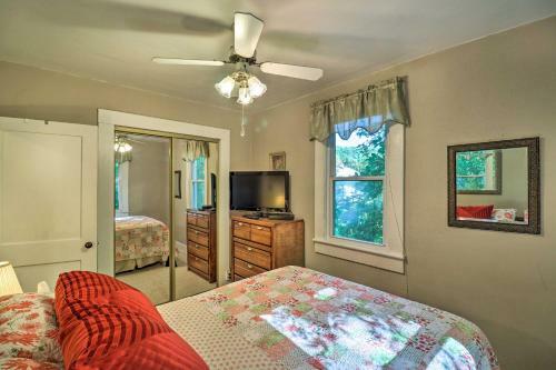 Charming Waynesville Cottage With Deck On Creek