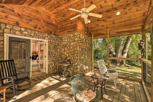 Charming Waynesville Cottage With Deck On Creek