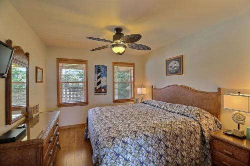 Hatteras Time #22-ww