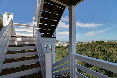 Hatteras Time #22-ww