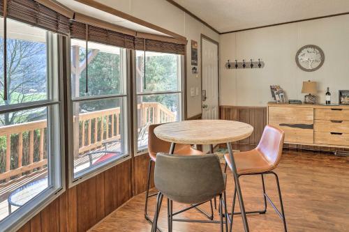 Hot Tub And Fire Pit At Blue Ridge Bungalow!