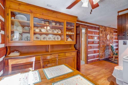 2 Bed 2 Bath Vacation Home In Whittier II