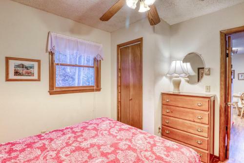 2 Bed 1 Bath Vacation Home In Whittier