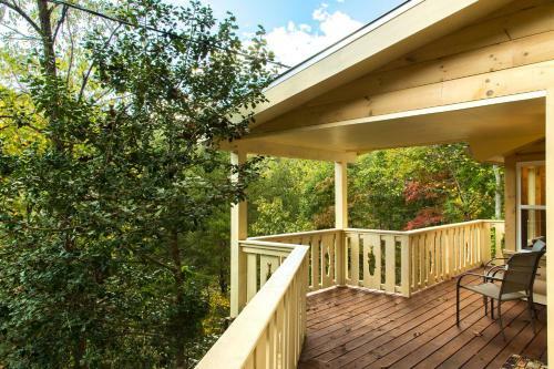 4 Bed 2 Bath Vacation Home In Whittier