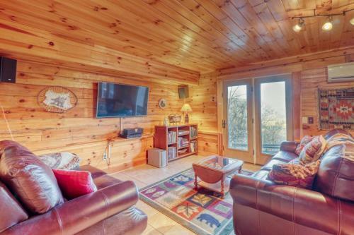 3 Bed 3 Bath Vacation Home In Whittier
