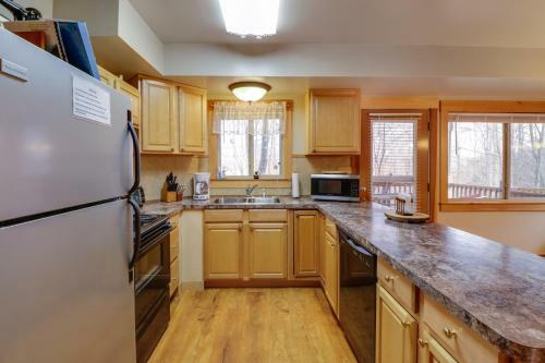 2 Bed 2 Bath Vacation Home In Whittier V