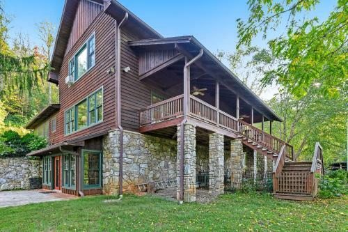 4 Bed 4 Bath Vacation Home In Whittier