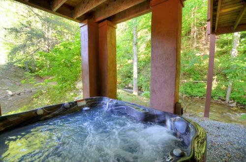 Rippling Waters Lodge Cabin
