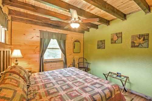 Scenic Fox Ridge Cabin On 4 Acres With Hot Tub!