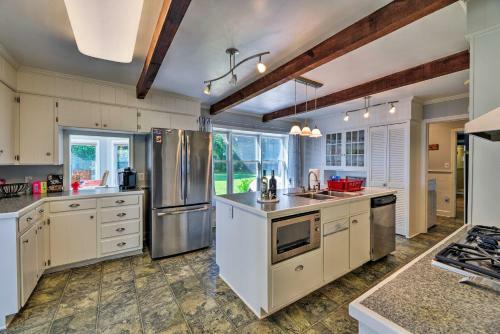 Riverfront Blounts Creek Home With Dock And Beach!