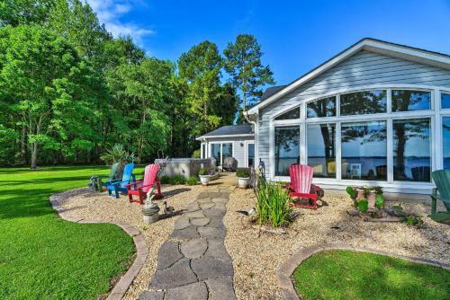 Riverfront Blounts Creek Home With Dock And Beach!