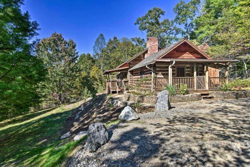 Charming Cabin On 2 And Acres - 10 Mi To Asheville!