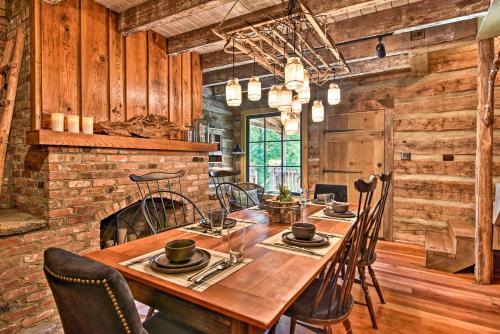 Charming Cabin On 2 And Acres - 10 Mi To Asheville!