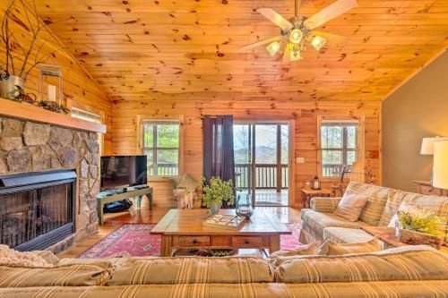 Peaceful Smoky Mountain Cabin With Deck And Firepit!