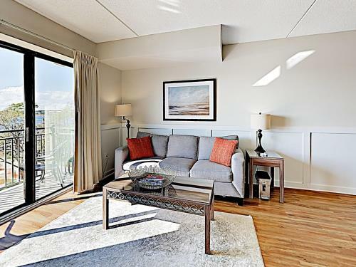 Apartamento Downtown Condo With River View, Near Shops & Beaches Condo