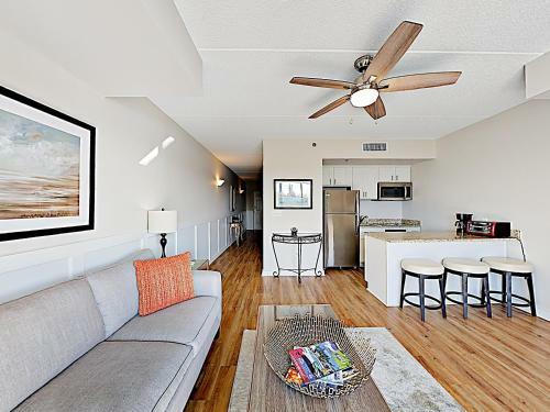 Apartamento Downtown Condo With River View, Near Shops & Beaches Condo
