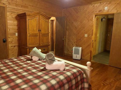 Shady Ridge Lodge Cabin