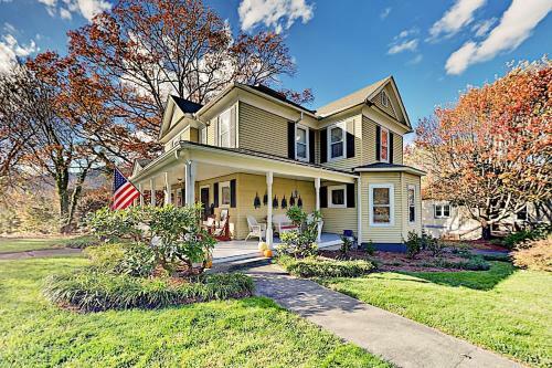 Upgraded Craftsman Gem - Firepit - Walk To Dining Home
