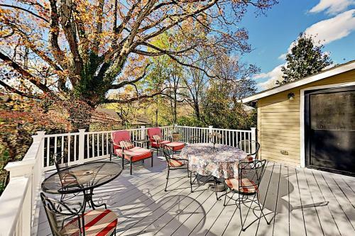 Upgraded Craftsman Gem - Firepit - Walk To Dining Home