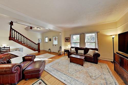 Upgraded Craftsman Gem - Firepit - Walk To Dining Home