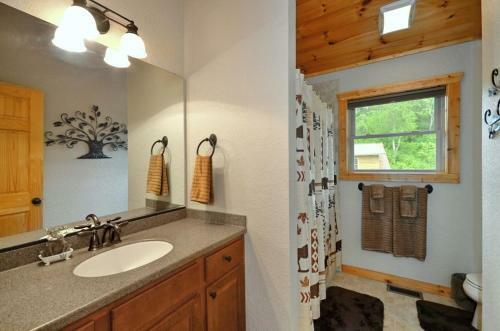Beautiful Mountain Cabin With Cottage! Home
