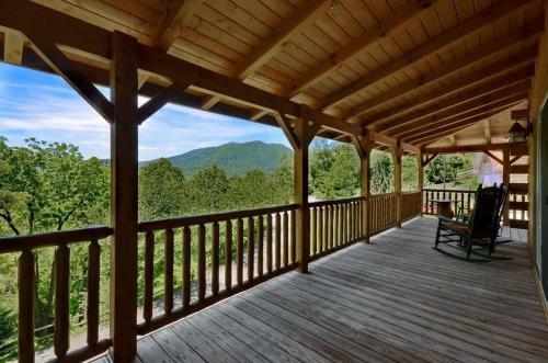 Beautiful Mountain Cabin With Cottage! Home