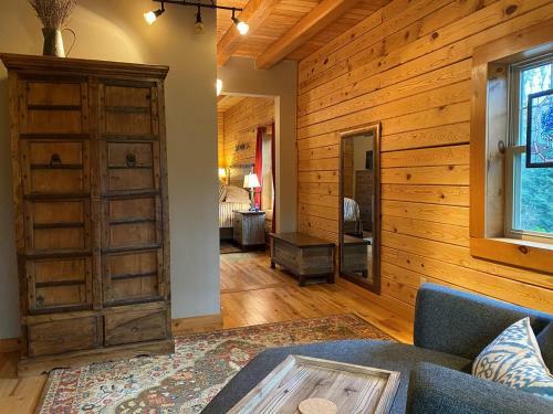 Holly Hill Lodge Home