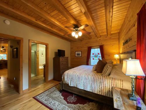 Holly Hill Lodge Home