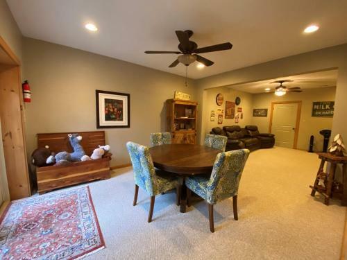 Holly Hill Lodge Home