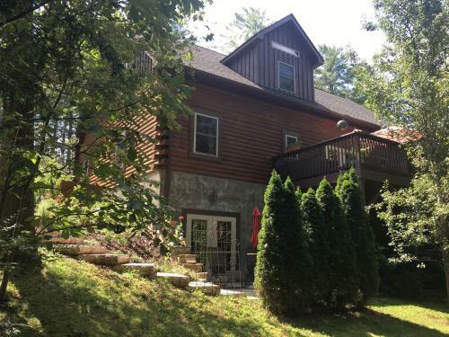 Holly Hill Lodge Home