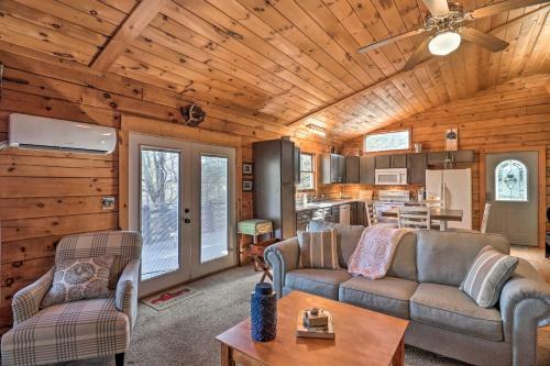 Rustic-yet-cozy Cabin With Fire Pit In Smokies!