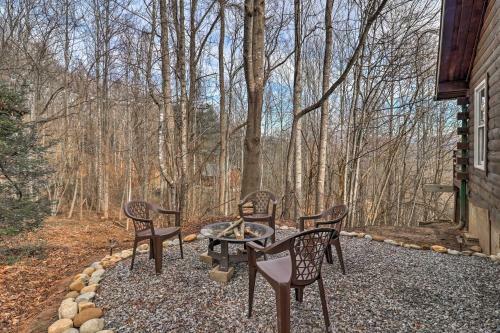 Rustic-yet-cozy Cabin With Fire Pit In Smokies!