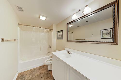Apartamento New Listing! 9th-floor River-view Condo With Balcony Condo