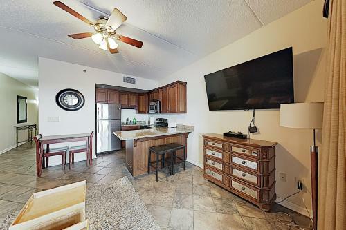 Apartamento New Listing! 9th-floor River-view Condo With Balcony Condo