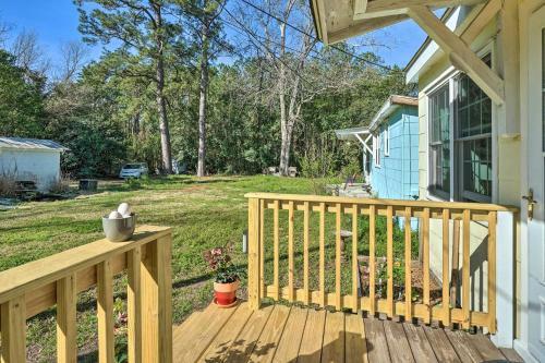 Cozy Tiny House 4 Miles To Downtown Wilmington!