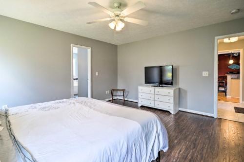 Modern Corporate Retreat By Downtown And Beach!