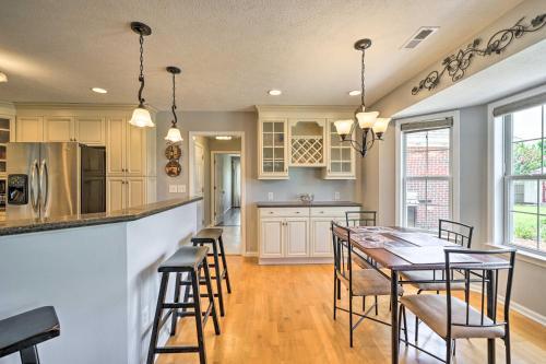Modern Corporate Retreat By Downtown And Beach!