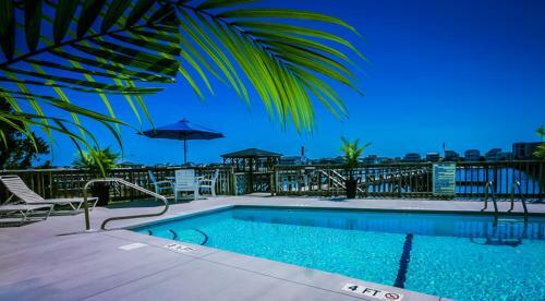 Hotel Harbor Inn