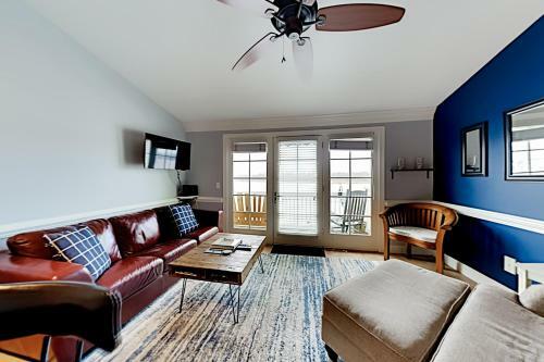 Apartamento Designer Riverfront Retreat - Walk To Everything Condo