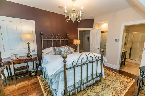 Riverside Gables Bed And Breakfast
