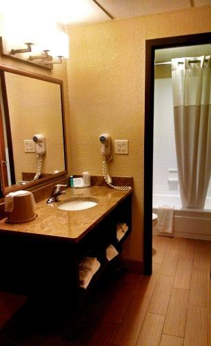 Hotel Chieftain Conference Center