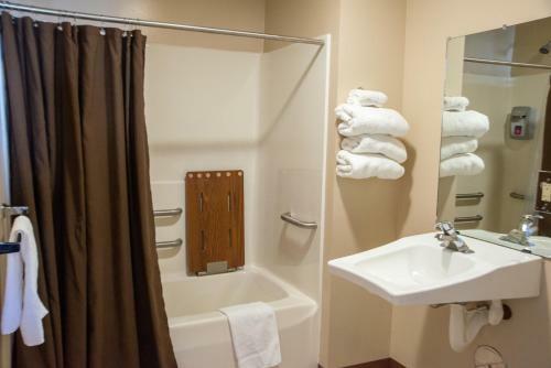 Hotel West Bank Inn
