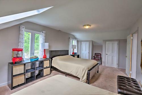Queen City Home With River View - 3 Mi To Dtwn!