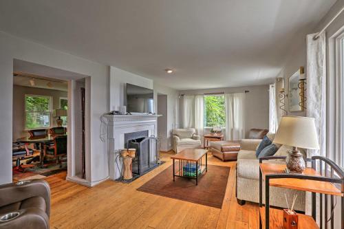 Queen City Home With River View - 3 Mi To Dtwn!