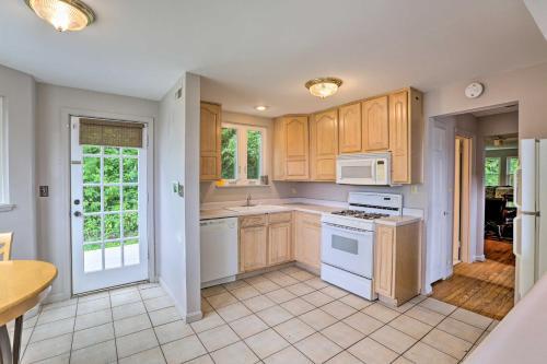 Queen City Home With River View - 3 Mi To Dtwn!
