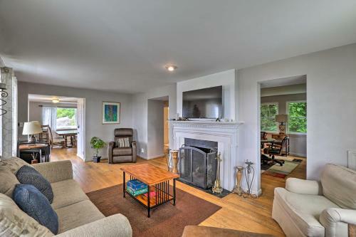 Queen City Home With River View - 3 Mi To Dtwn!