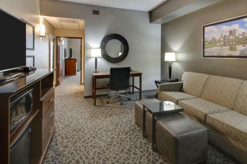 Hotel Drury Inn & Suites Columbus Polaris