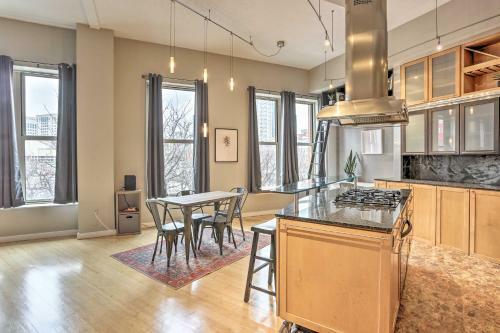 Apartamento Dwtn Condo Walk To Stadiums, Museums, Bars And More